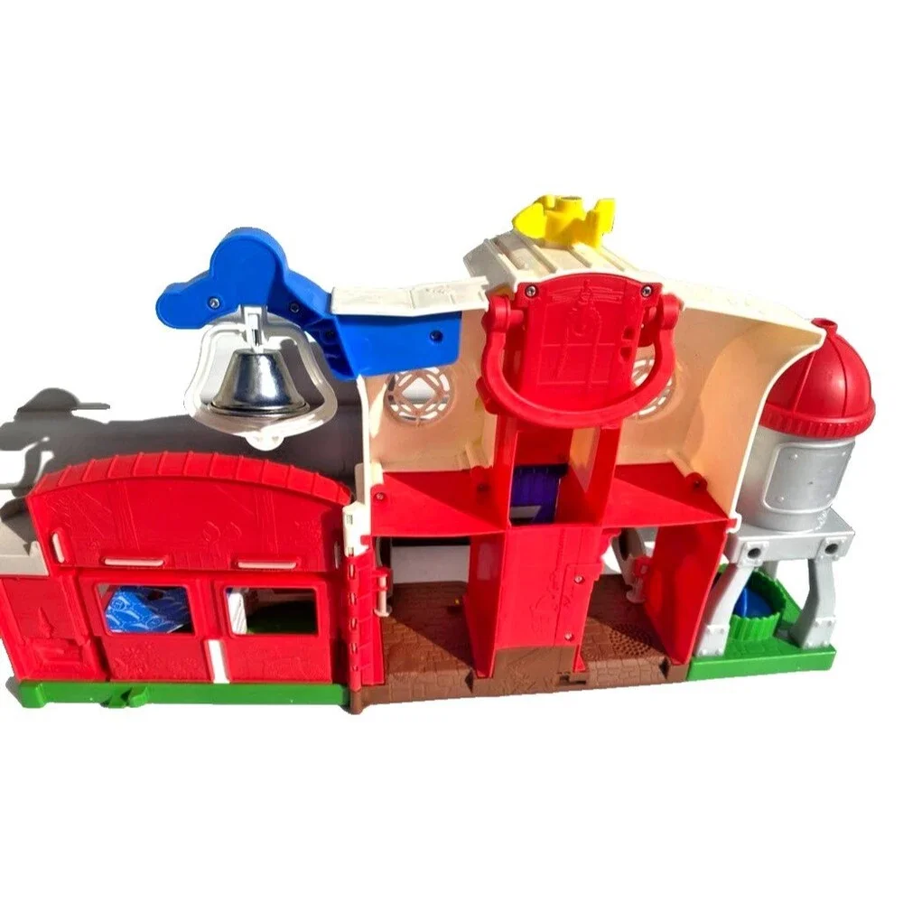 Fisher-Price Little People Stages Red Farm Playset W Sound & Lights + 7 Figures!